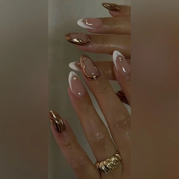 Minimal and Floral Multicolor Almond Shaped Press On Nails Bundle - Picture 4 of 8